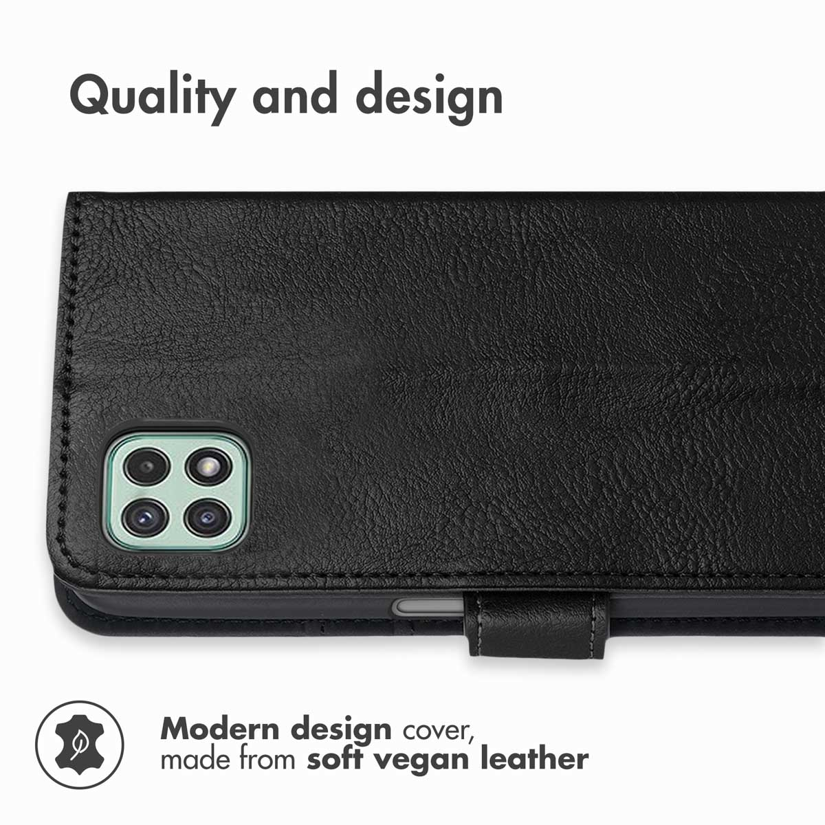 Coque de téléphone en cuir vegan noir avec découpe pour appareil photo et texte.