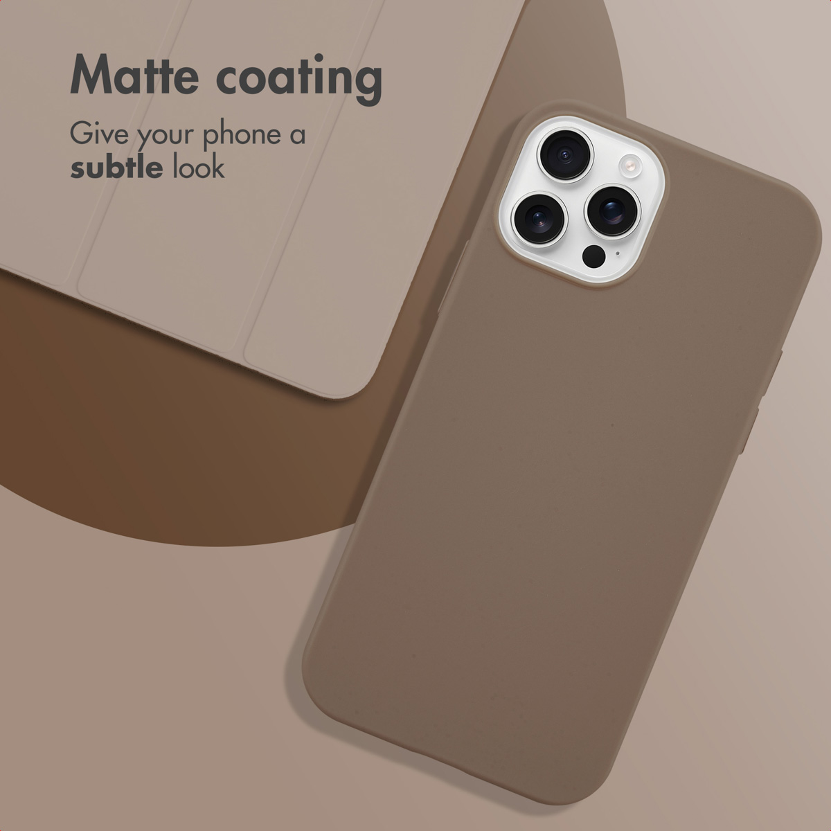 Un smartphone beige dans une coque mate avec le texte Matte coating, give your phone a subtle look.