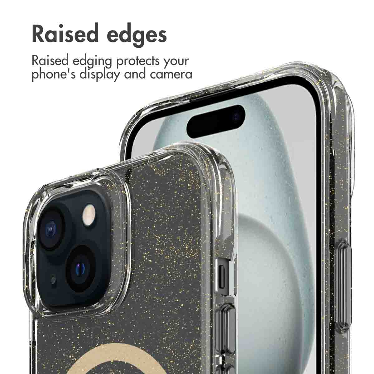 Een smartphone in een doorzichtige glitterhoes met tekst over opstaande randen.