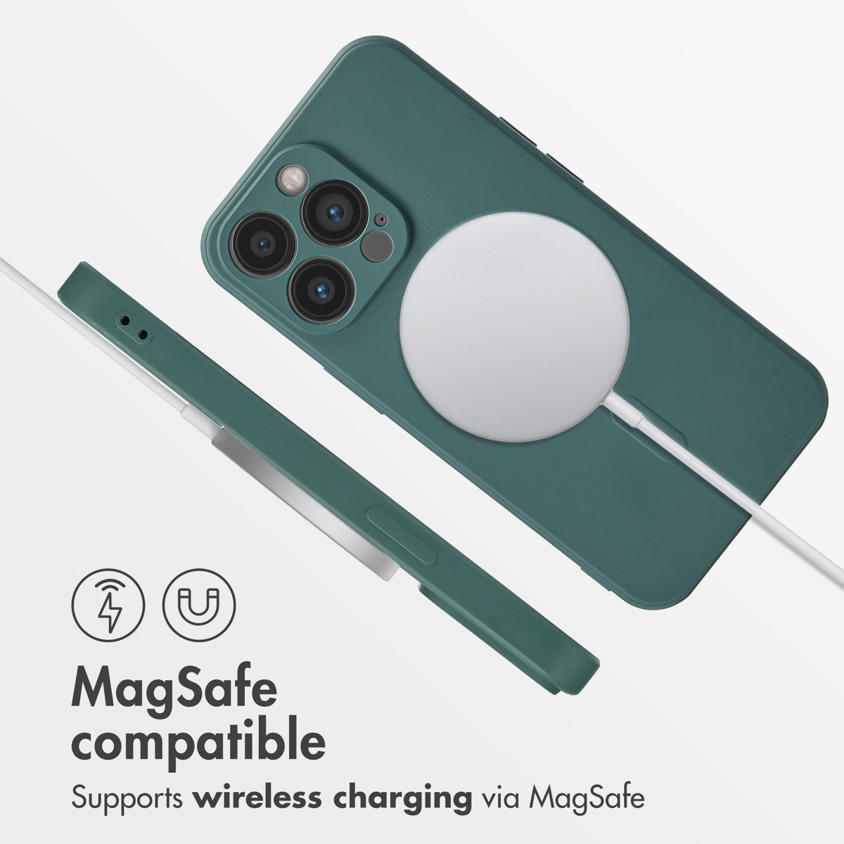 Custodia verde per iPhone con caricabatterie MagSafe e icone di compatibilità su sfondo bianco.