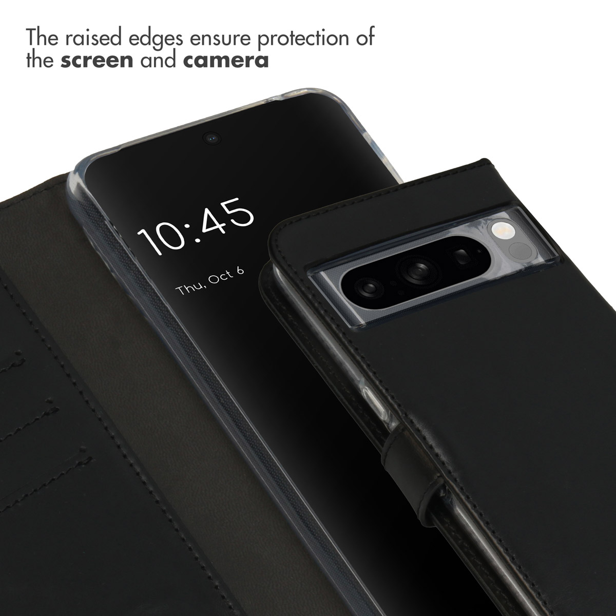 Uno smartphone nero in una custodia in pelle con protezione per schermo e fotocamera.