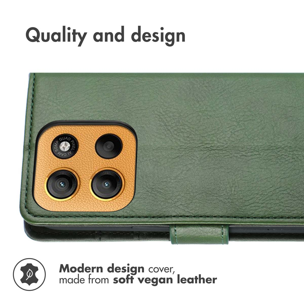 Primo piano di una custodia per telefono in pelle vegana verde con modulo fotocamera dorato.