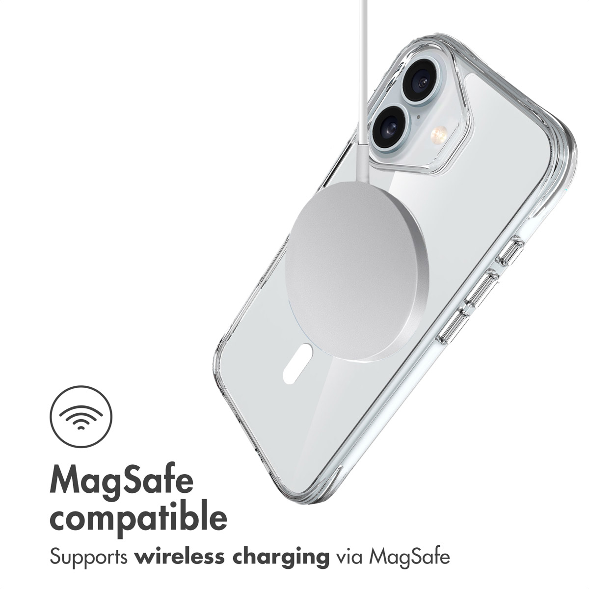 Ein klares Smartphone-Case wird kabellos mit einem runden MagSafe-Ladegerät verbunden, vor weißem Hintergrund.