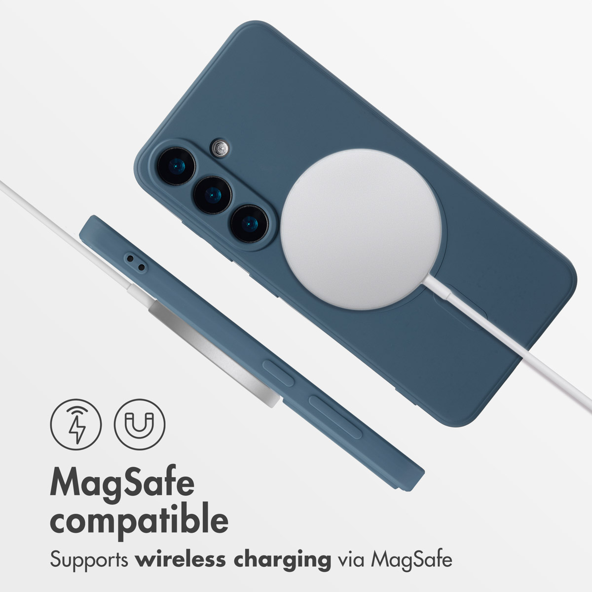 Eine blaue Handysülle mit angeschlossenem MagSafe-Ladegerät, Seitenprofil und MagSafe-Kompatibilitätstext.