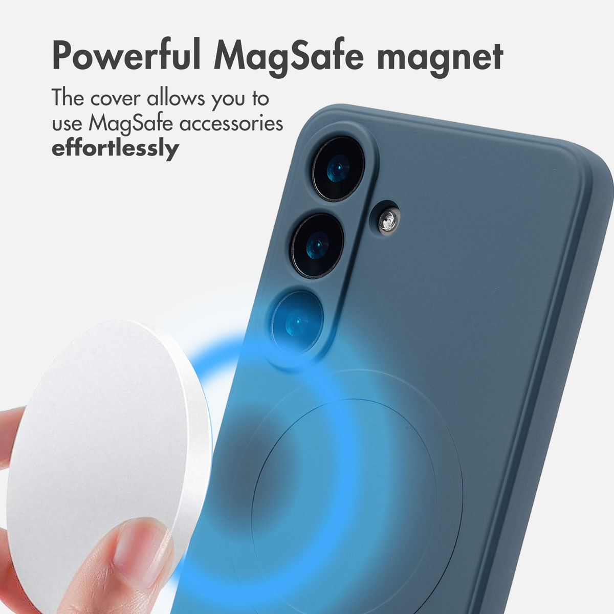 Blaue Smartphone-Hülle mit MagSafe-Magnetring und Hand hält weißen Zubehörkreis.