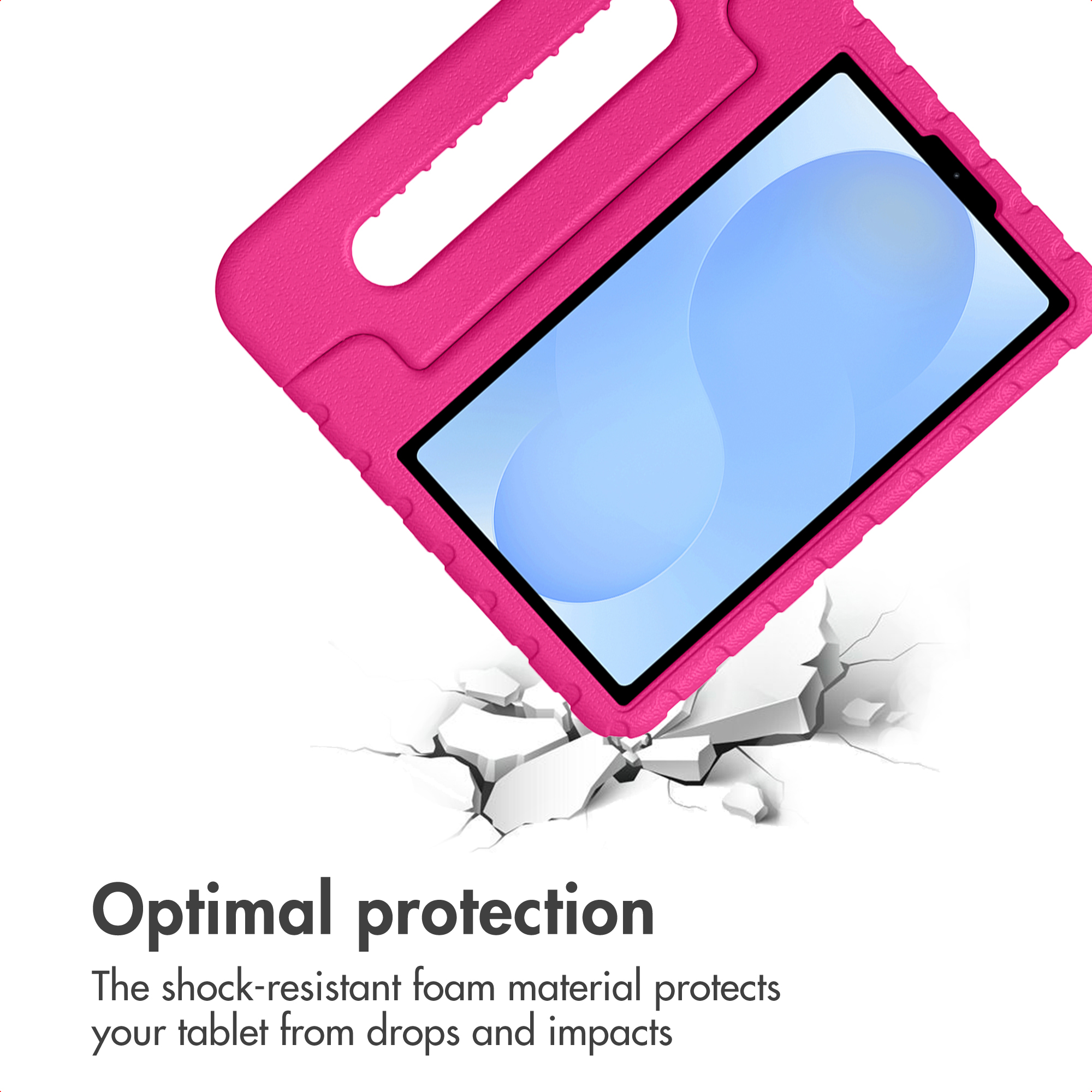 Un étui de protection en mousse rose pour tablette, au-dessus d'un sol blanc brisé avec du texte.
