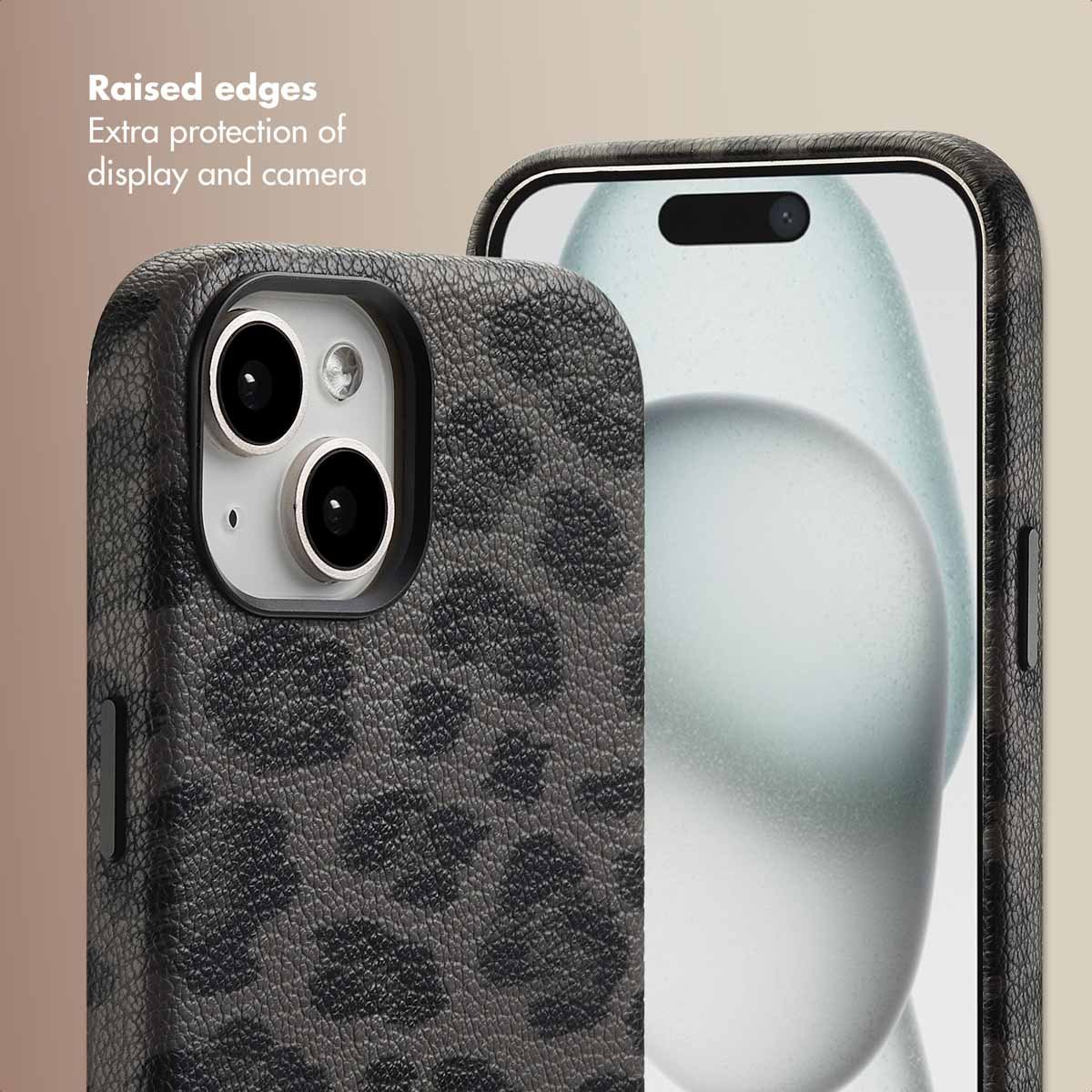 Una custodia con motivo leopardo nero su uno smartphone, con bordi rialzati per la protezione.