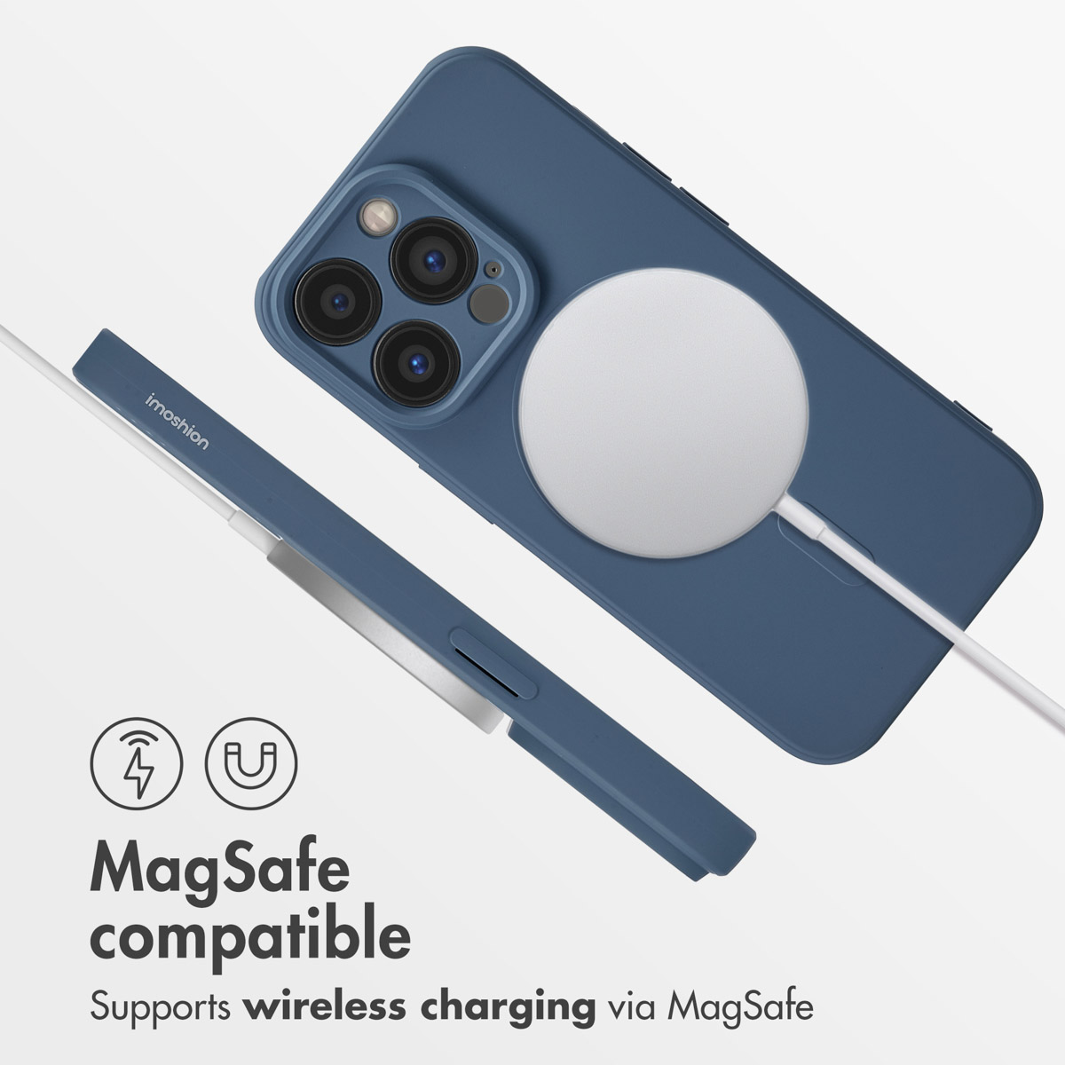 Custodia per telefono blu con caricabatterie wireless MagSafe e icone di compatibilità su sfondo bianco.