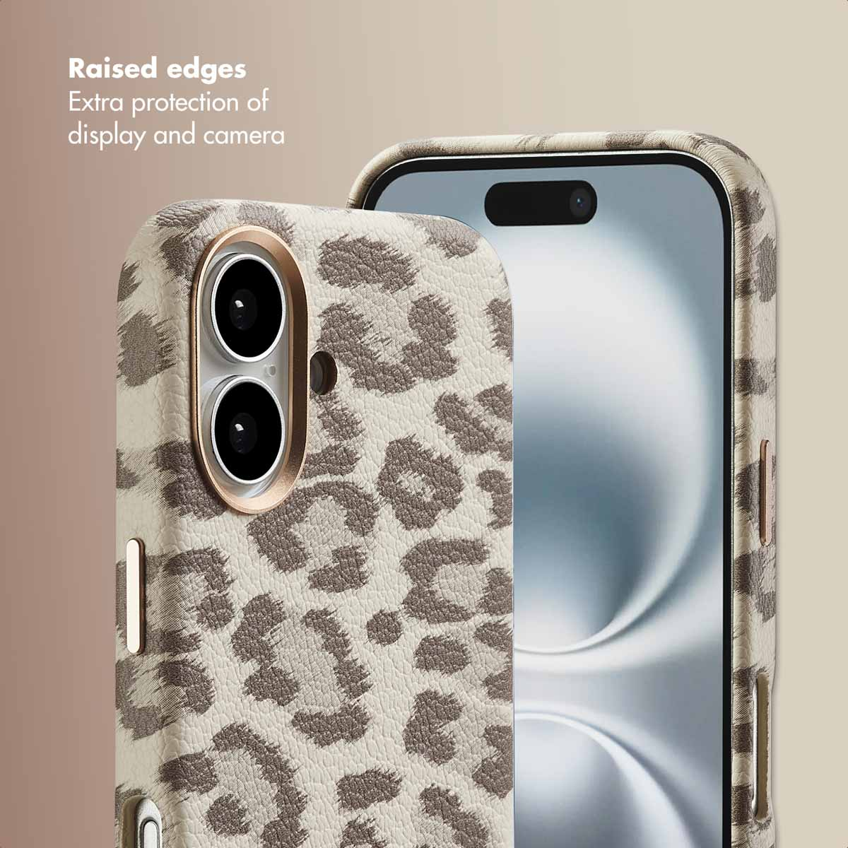 Uno smartphone con custodia leopardata, con bordi rialzati per proteggere fotocamera e schermo.
