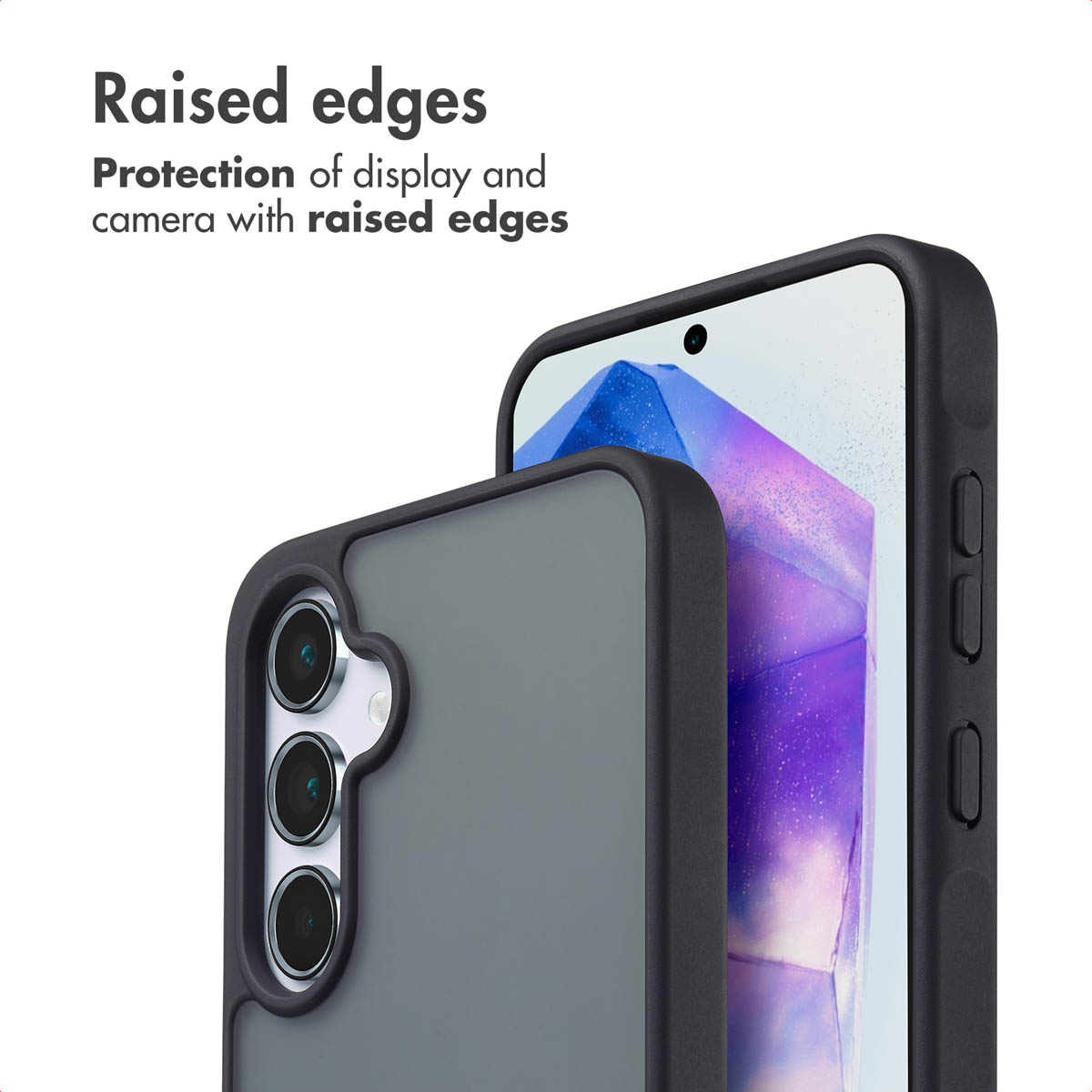 Smartphone en funda protectora con bordes elevados para proteger la pantalla y la cámara.