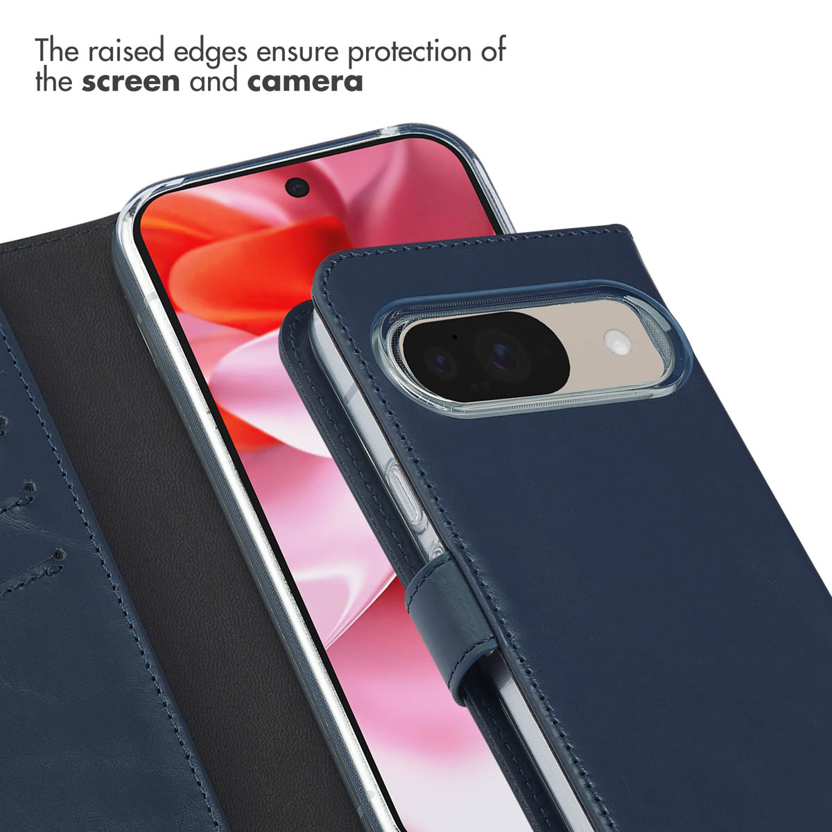 Custodia in pelle blu con bordi rialzati per proteggere schermo e fotocamera.