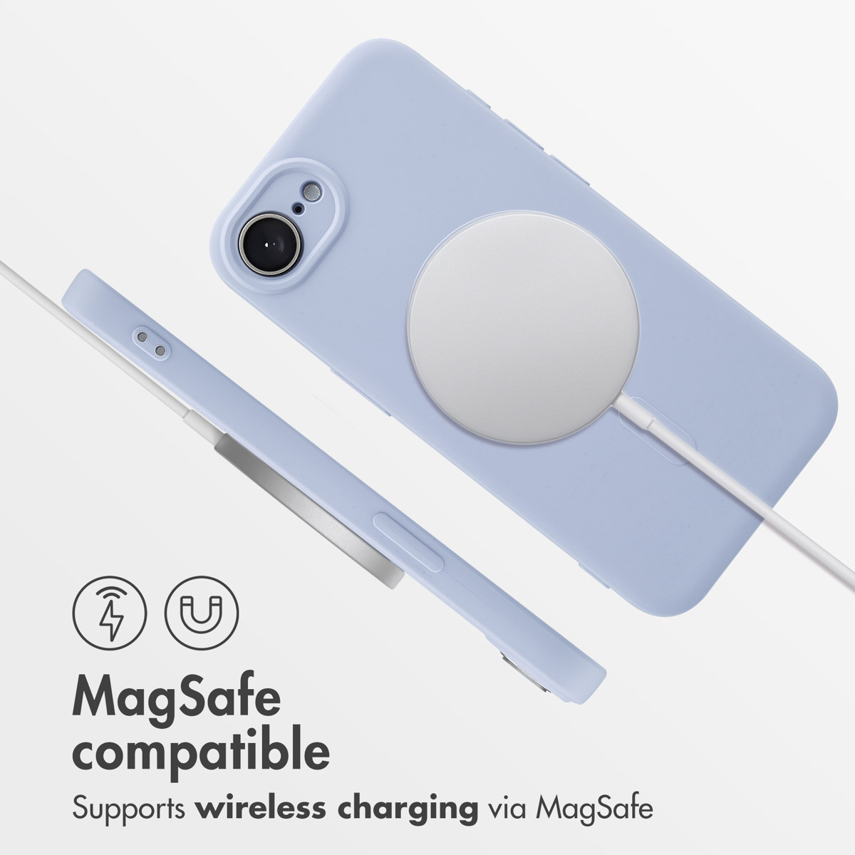 Uno smartphone azzurro con caricatore MagSafe, vista posteriore e laterale, testo in basso.