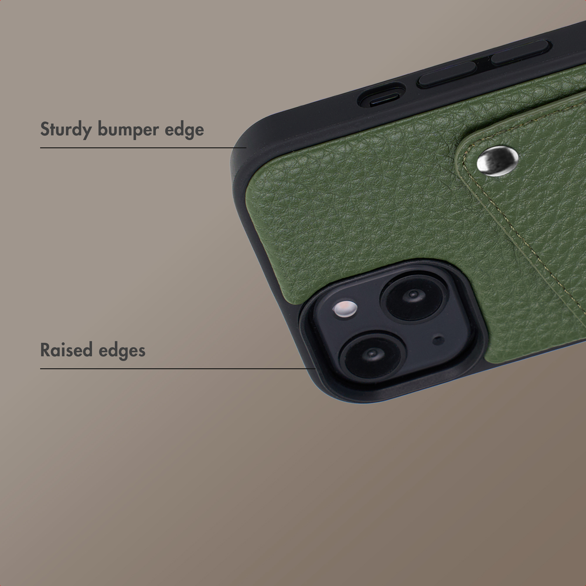 Coque de téléphone en cuir vert avec bordures robustes et rebords surélevés.
