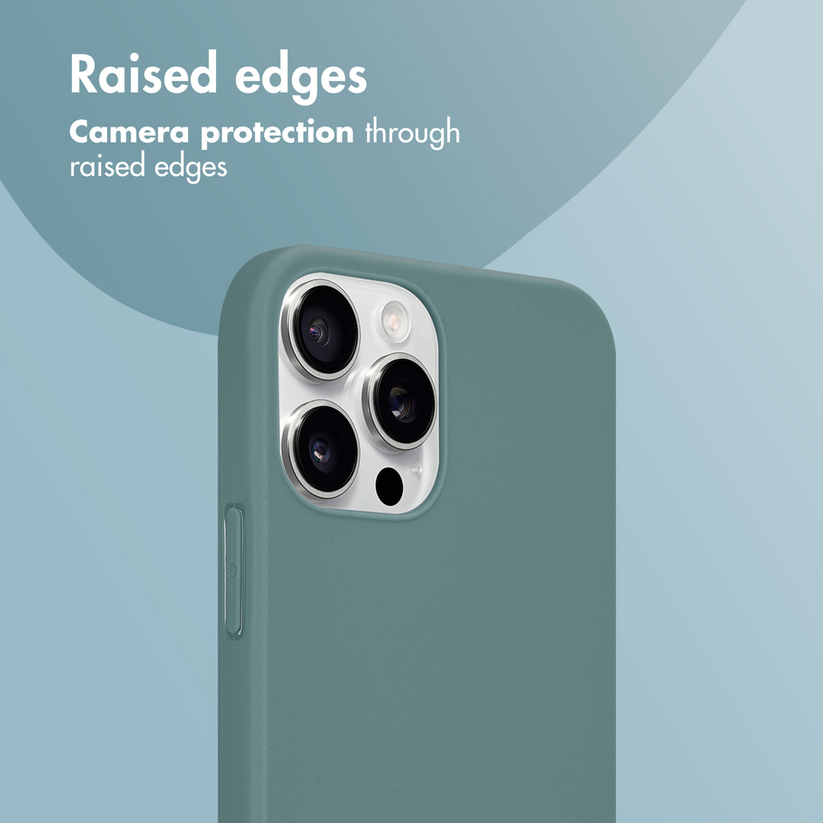 Coque de smartphone verte avec des bords surélevés pour protéger l'appareil photo sur fond bleu.