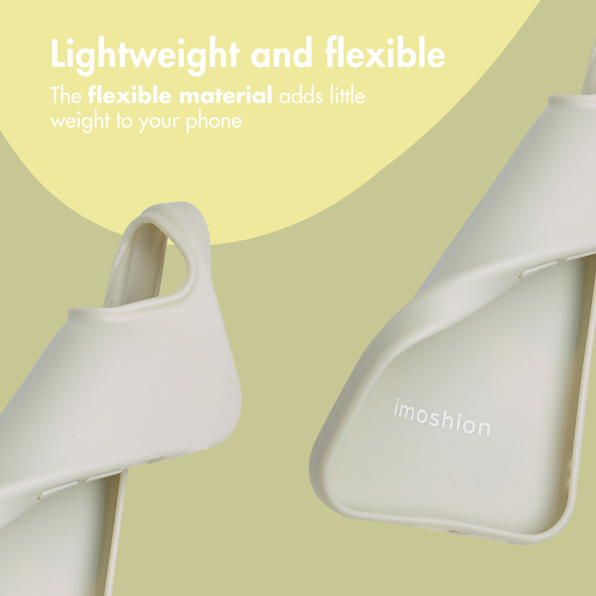 Beige, flexibele telefoonhoesjes op een gele achtergrond.
