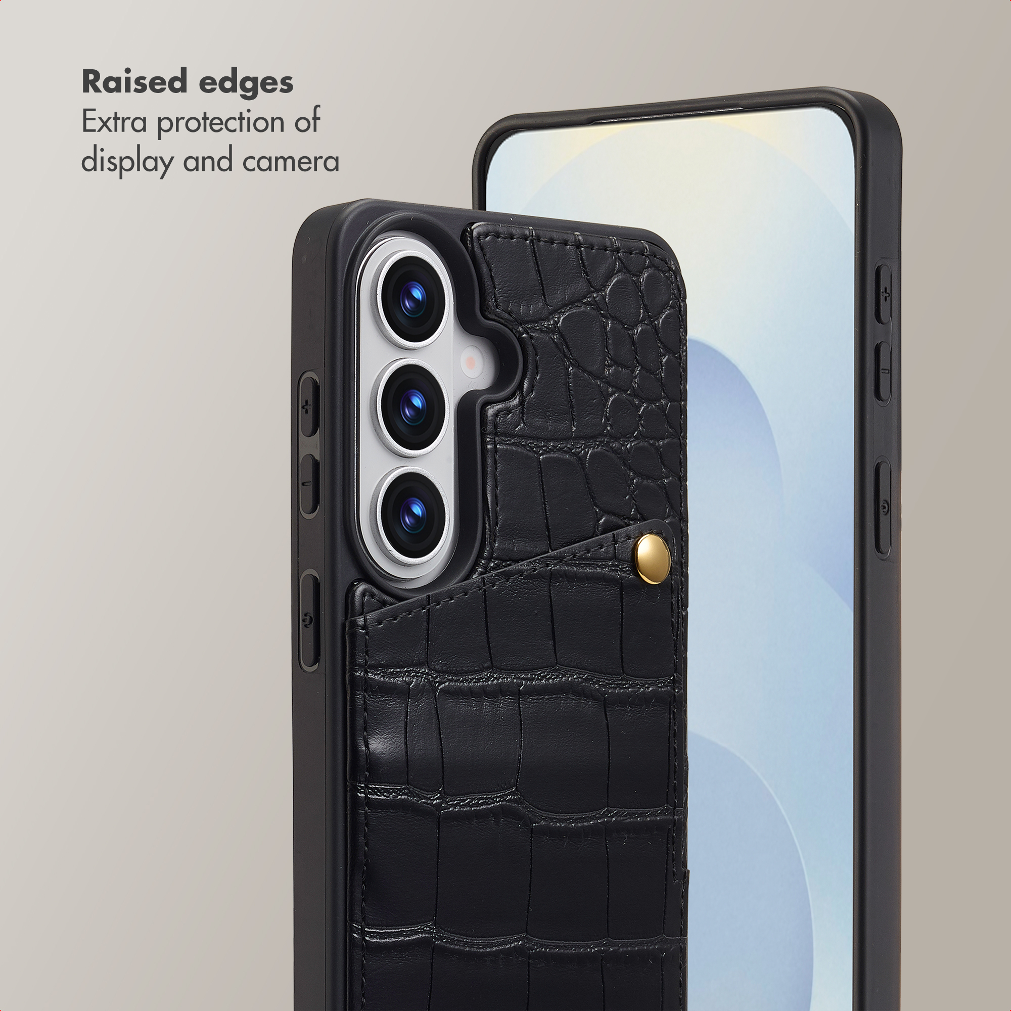 Fundas de cuero negro con textura de cocodrilo, tarjetero y bordes elevados.