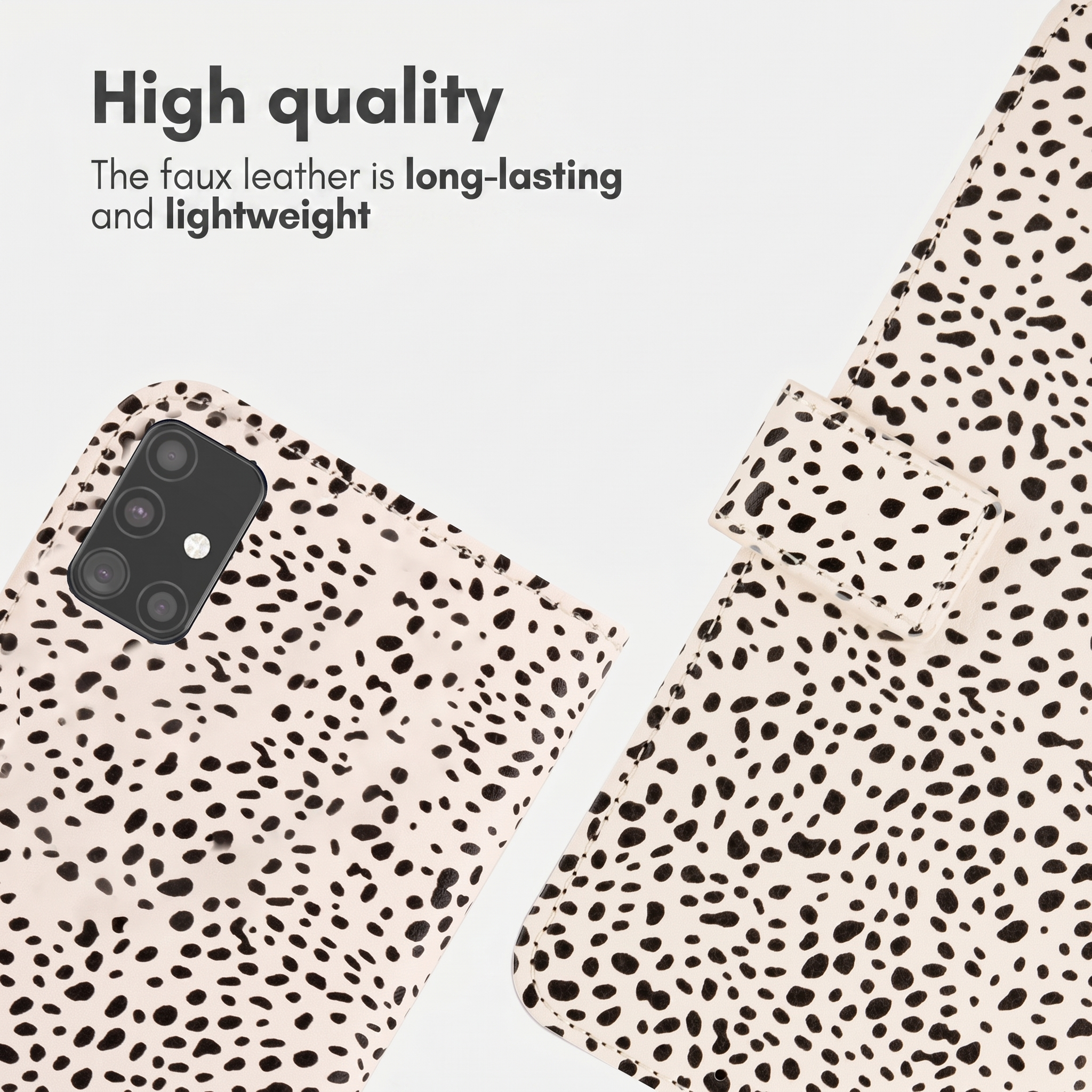 Una custodia per telefono color crema con macchie nere da dalmata e testo sulla ecopelle.