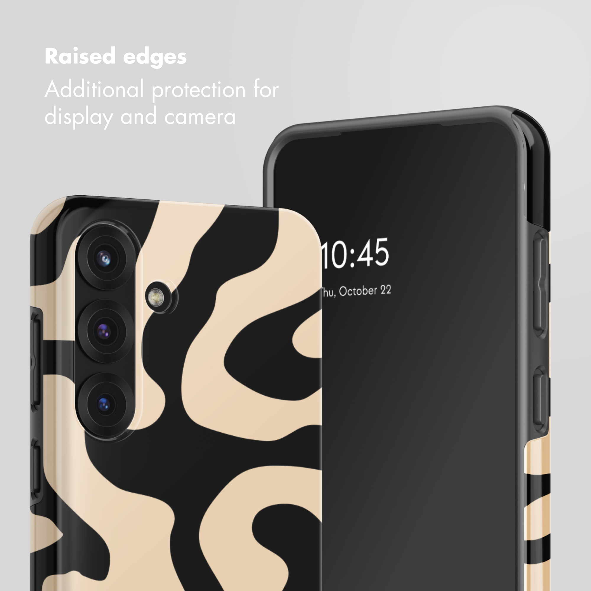 Smartphone en funda con patrón negro y beige, bordes elevados y cámara triple.