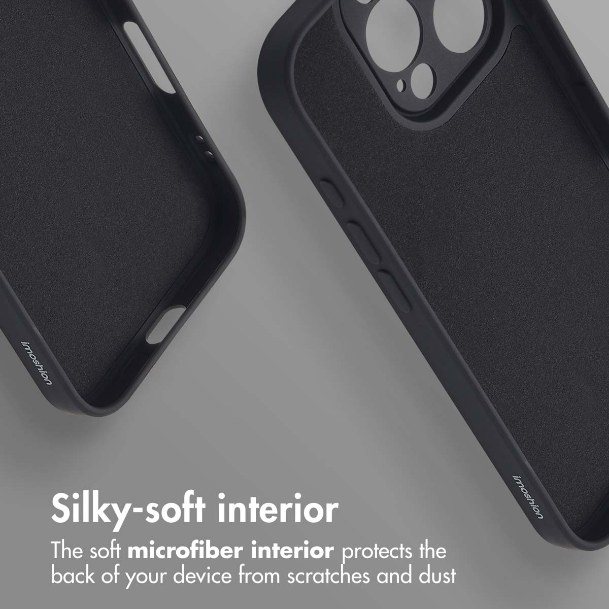 Due cover nere su sfondo grigio, il testo in basso evidenzia il morbido interno in microfibra.