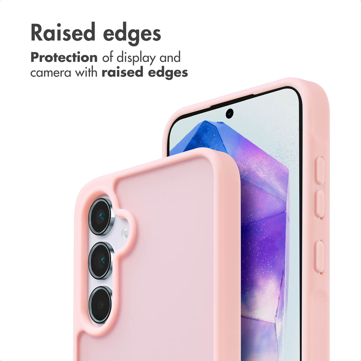 Funda de smartphone rosa con bordes elevados para protección de cámara y pantalla sobre fondo blanco.