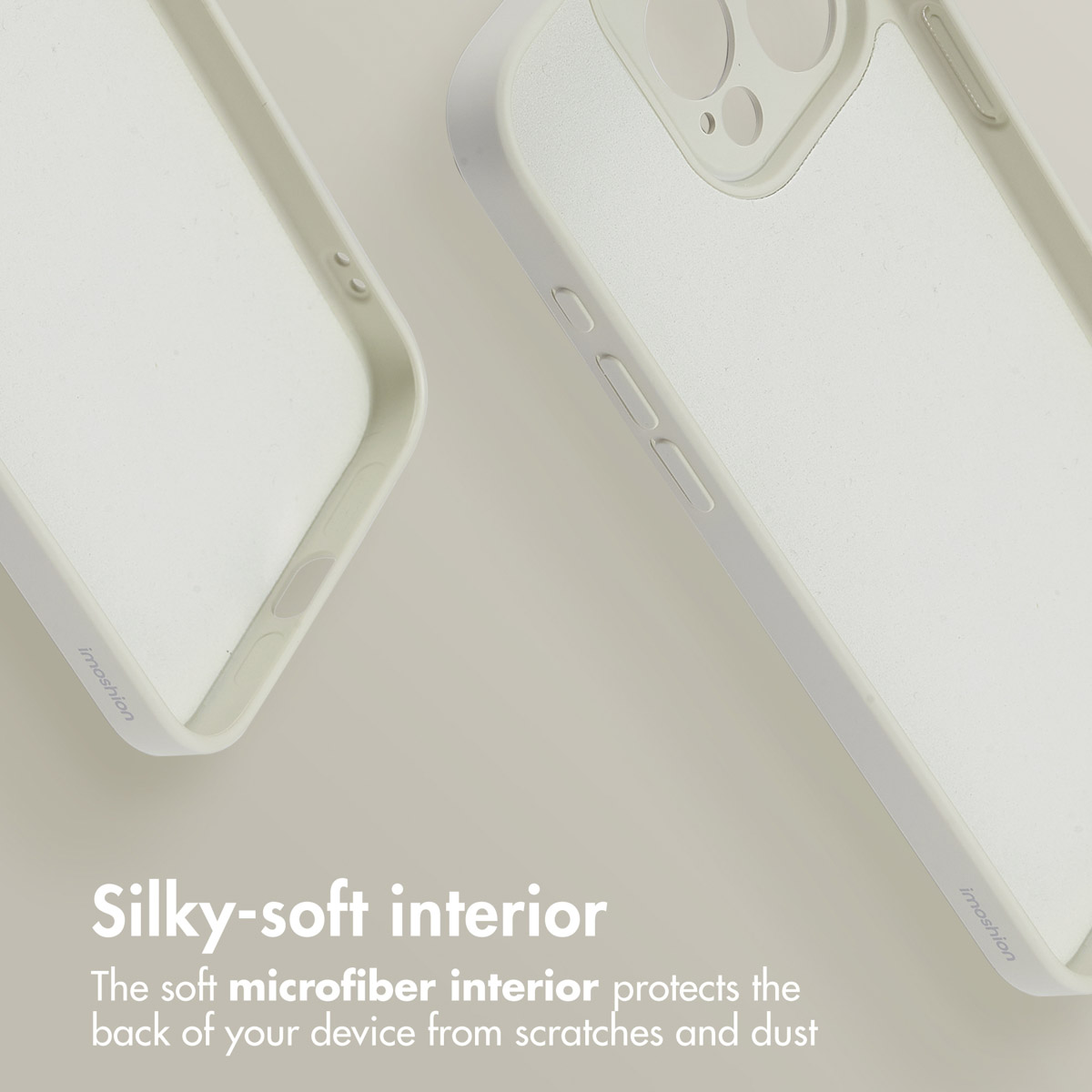 Dos fundas de teléfono beige claro con interior de microfibra suave sobre fondo neutro con texto promocional.