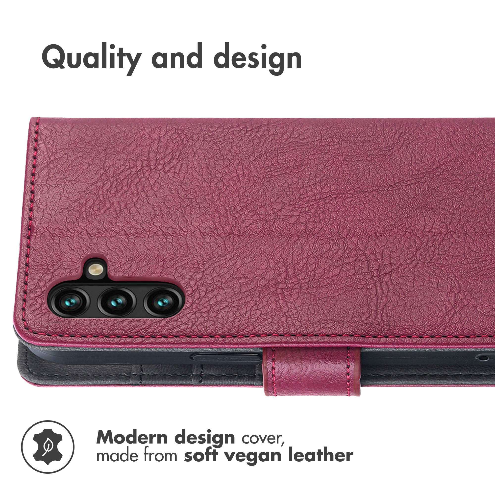 Coque de téléphone en cuir vegan bordeaux avec découpes pour l'appareil photo et coutures rouges, avec texte.