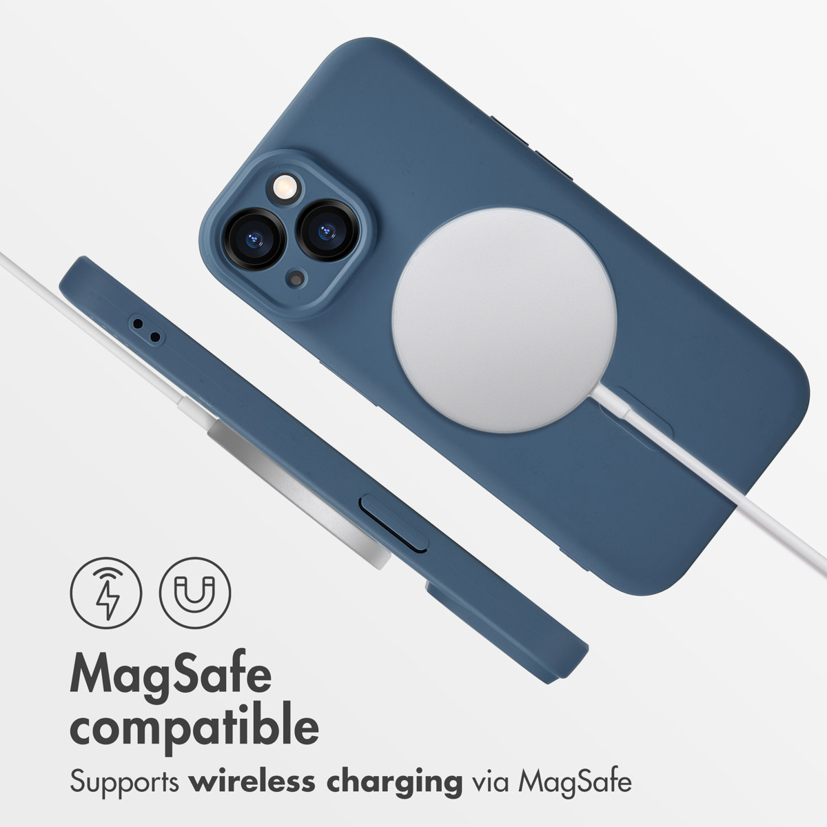 Niebieskie etui na telefon z podłączoną ładowarką MagSafe i napisem Kompatybilne z MagSafe.