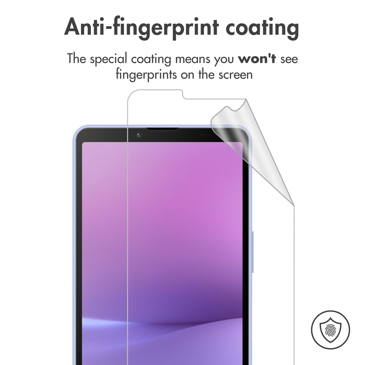 Een anti-fingerprint screenprotector wordt aangebracht op een smartphone, met tekst over de coating.