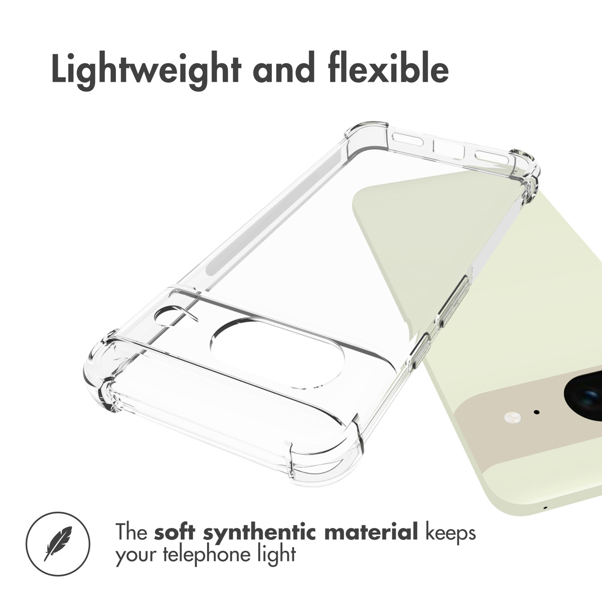 Una custodia trasparente flessibile accanto a uno smartphone con retro chiaro su sfondo bianco.