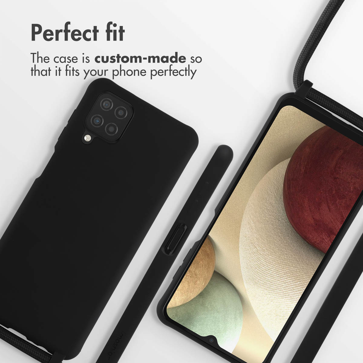 Uno smartphone nero in una custodia protettiva con cordino e testo 'Perfect fit'.