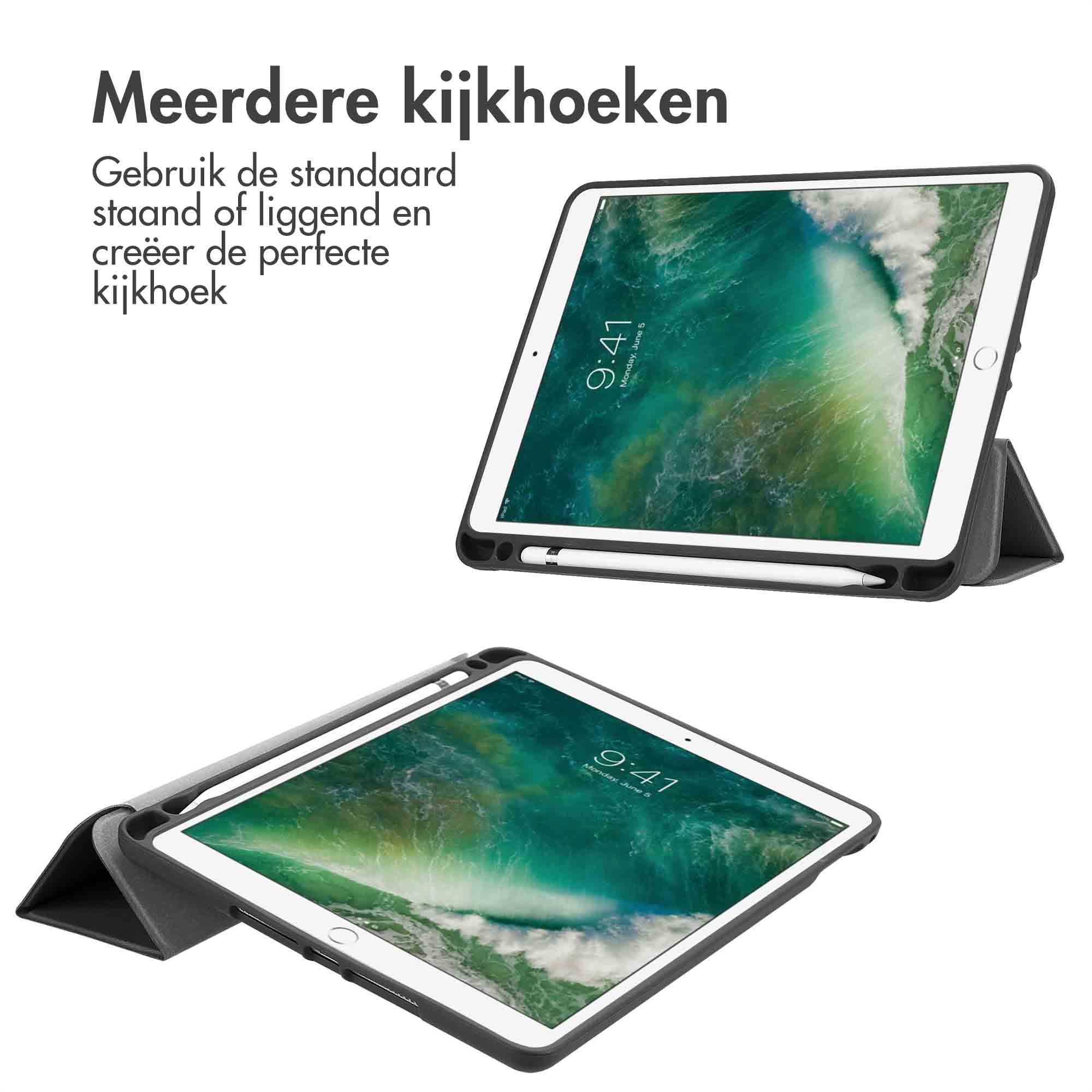Un tablet in custodia protettiva in posizione verticale e orizzontale, con testo.