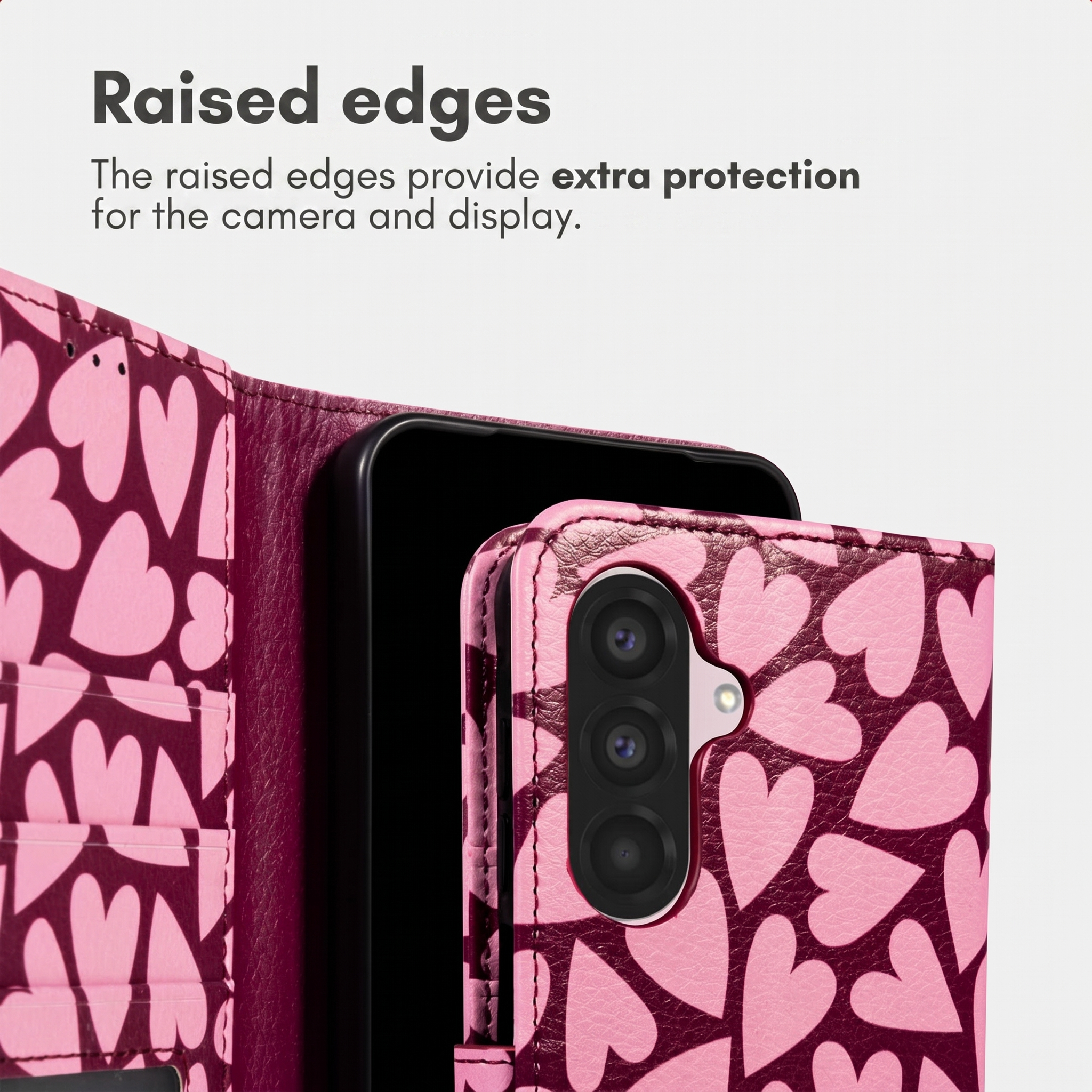 Custodia per telefono rosa con cuori e bordi rialzati.