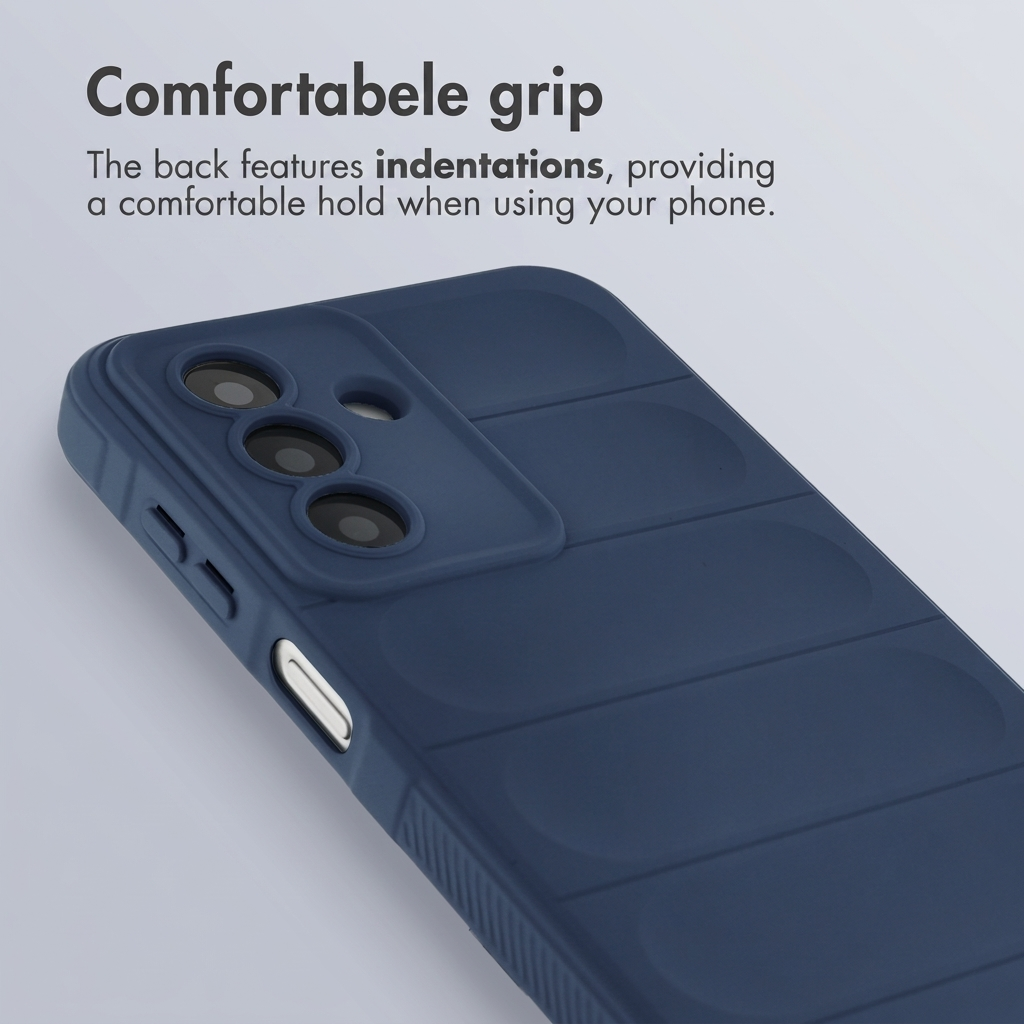 Funda de móvil azul con muescas horizontales y recorte de cámara sobre fondo gris claro.