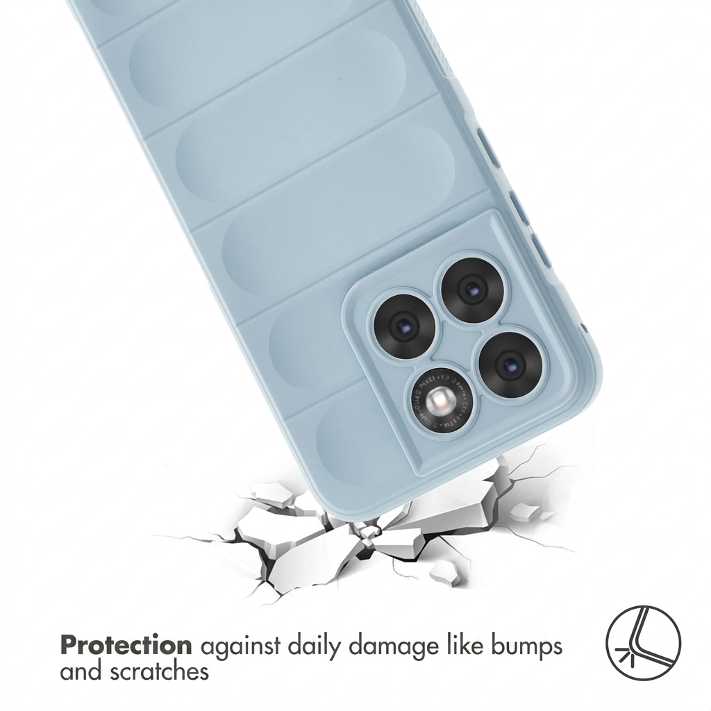 Coque de protection bleue sur un smartphone avec module photo, sur fond de surface fissurée.