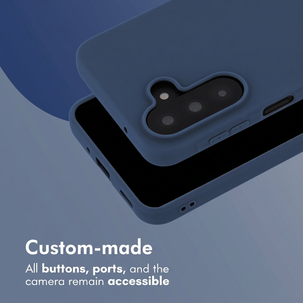 Blaue Smartphone-Hülle mit präzisen Ausschnitten für Kamera und Tasten auf blauem Hintergrund.