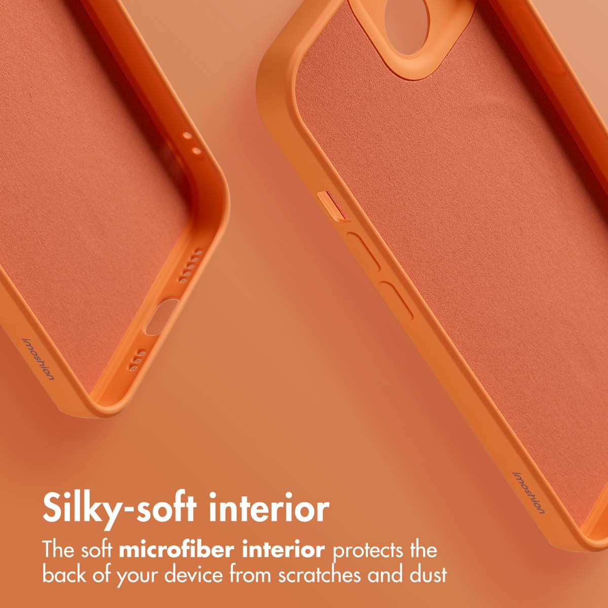 Deux coques de téléphone orange avec intérieur en microfibre douce sur fond orange.