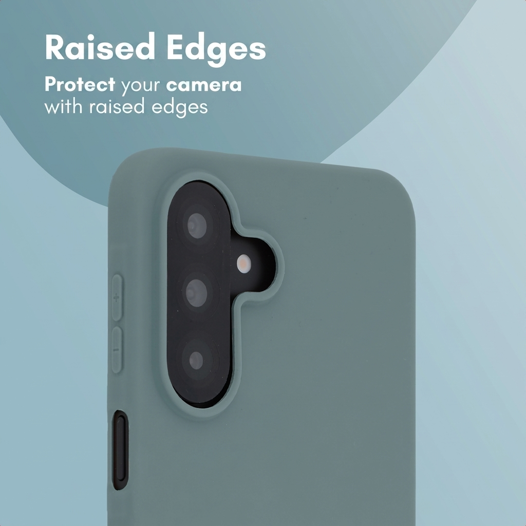 Eine grüne Smartphone-Hülle zeigt die Kamera auf einer blau-grauen Hintergrundfläche.