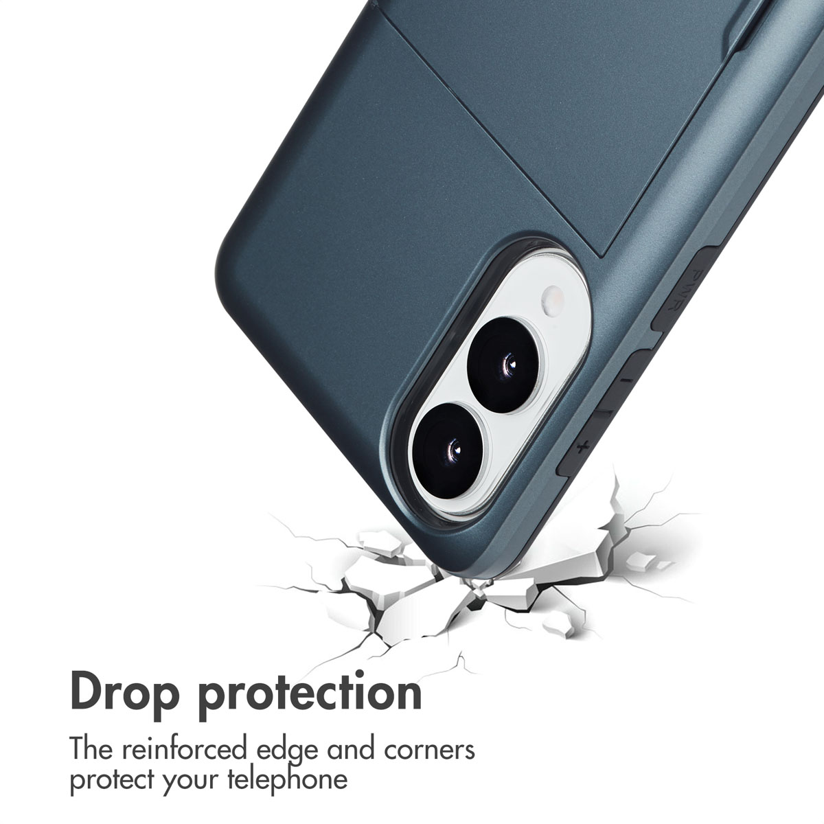 Funda protectora azul cae sobre superficie agrietada, texto promueve protección.