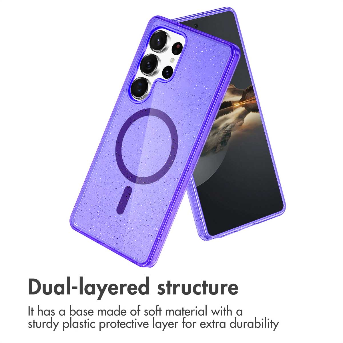 Une coque de téléphone violette scintillante avec un anneau MagSafe à l'arrière, sur fond blanc.