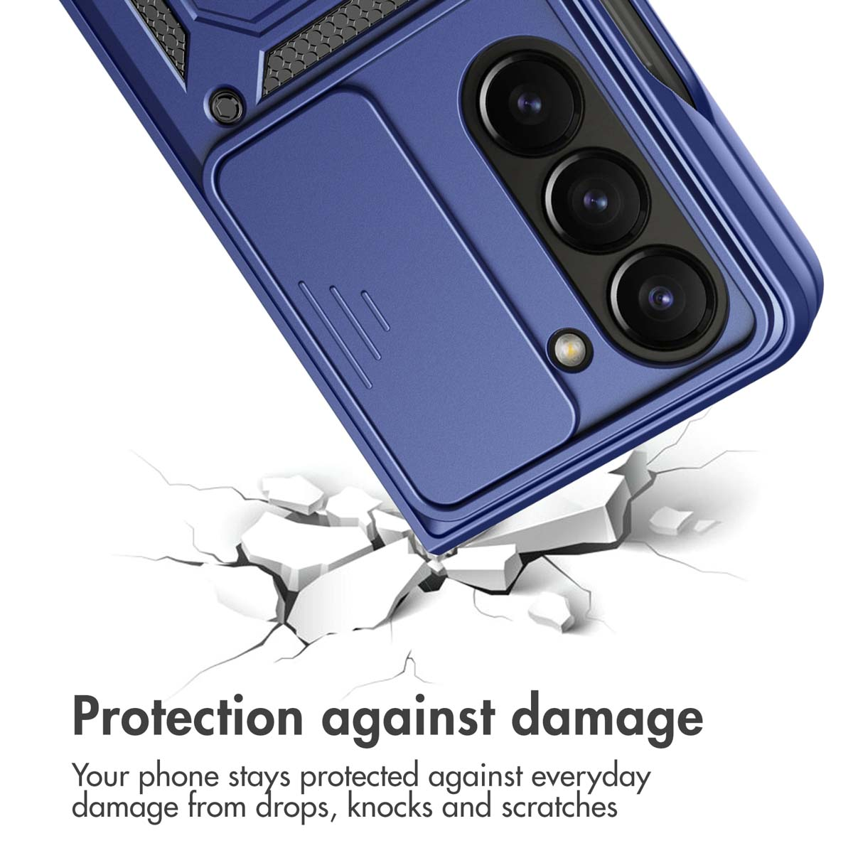 Custodia blu per smartphone con copri-fotocamera su sfondo bianco incrinato.