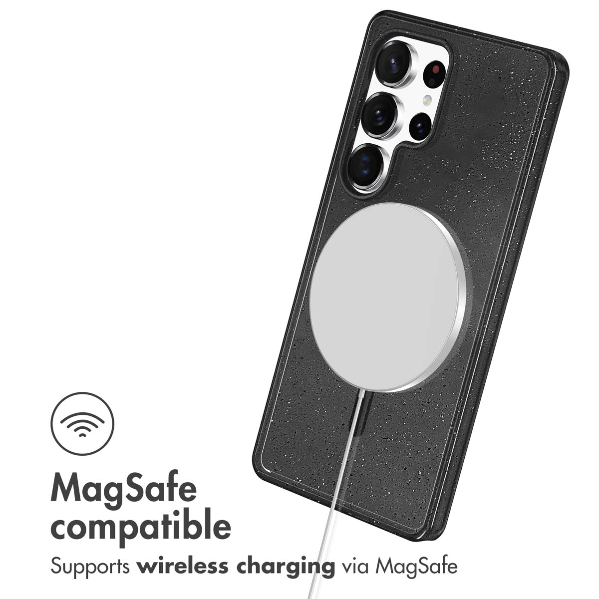 Coque de téléphone noire à paillettes avec chargeur MagSafe, découpe pour appareil photo et texte.