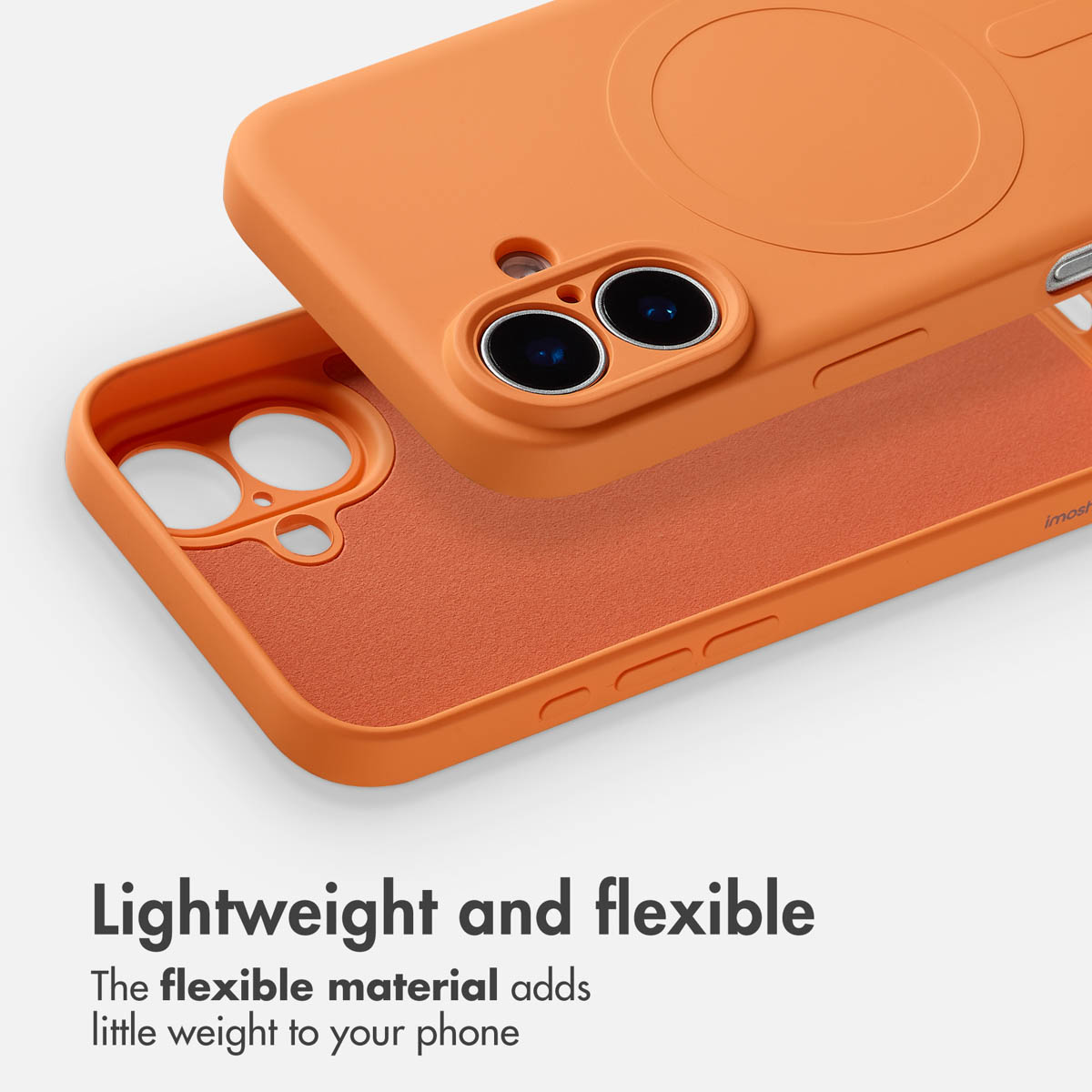 Una funda para teléfono flexible de color naranja con anillo MagSafe y forro interior suave.