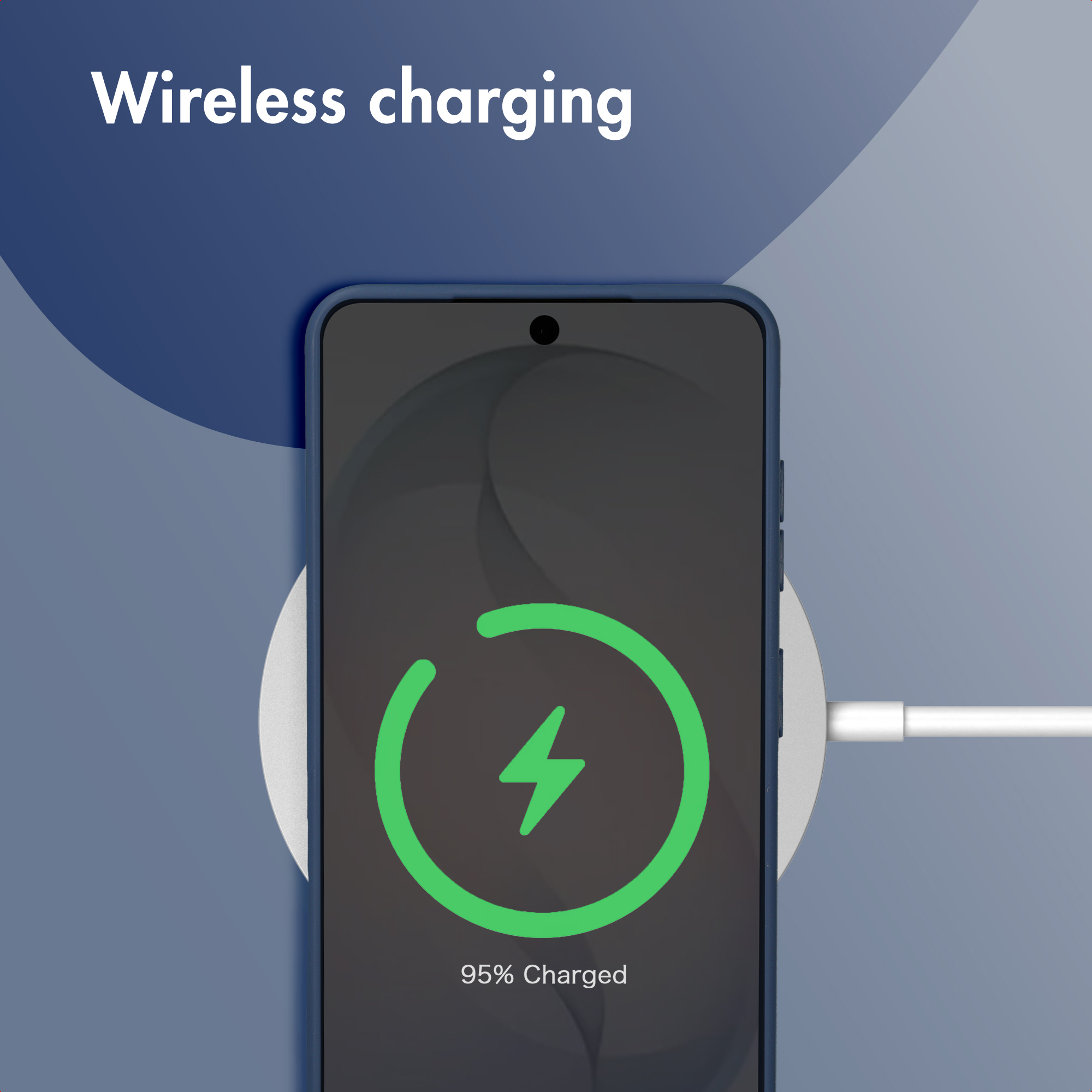 Smartphone su caricatore wireless che mostra una carica al 95%.