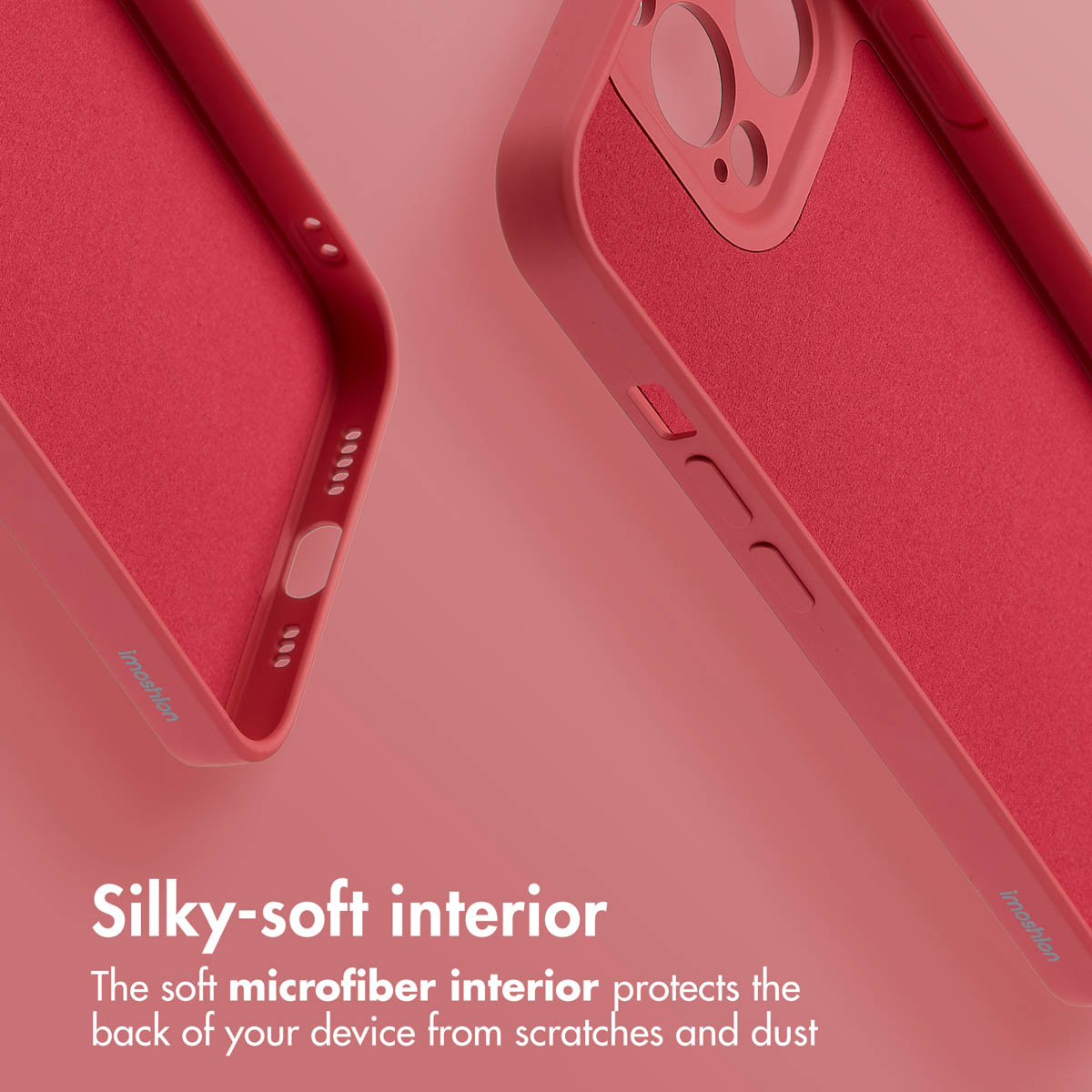Due custodie rosse per smartphone con interno in morbida microfibra su sfondo rosa, che mostrano tasti e fotocamera.