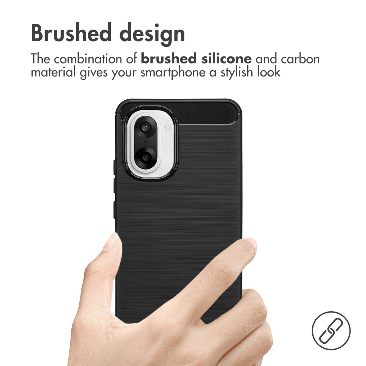 Mano che tiene uno smartphone nero con design in silicone spazzolato e doppia fotocamera.