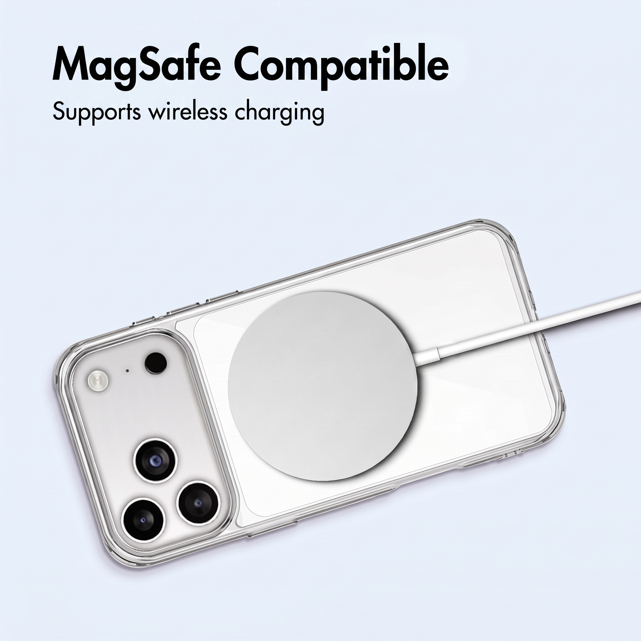 Coque de téléphone compatible MagSafe avec chargeur sans fil sur fond blanc.