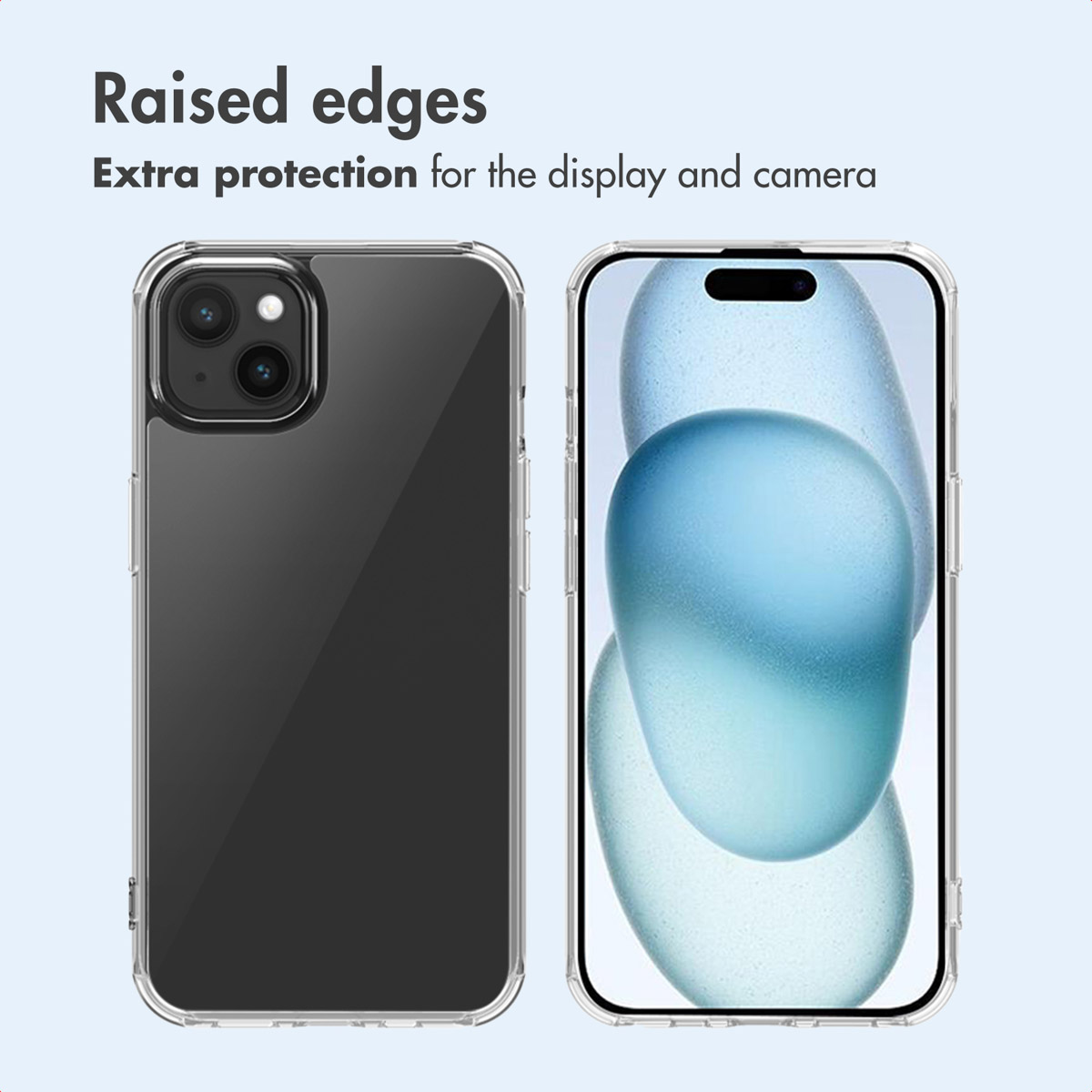 Twee smartphones in een doorzichtige hoes met verhoogde randen voor scherm en camera op een lichte blauwe achtergrond.