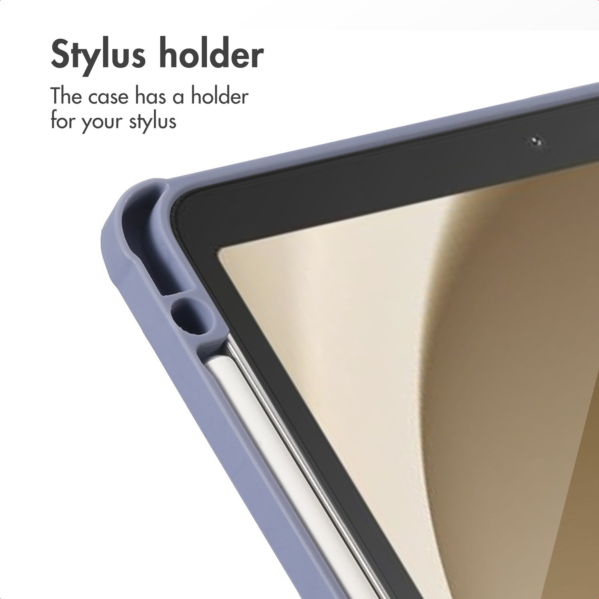 Gros plan d'une tablette dans une coque de protection violette avec un porte-stylet intégré.