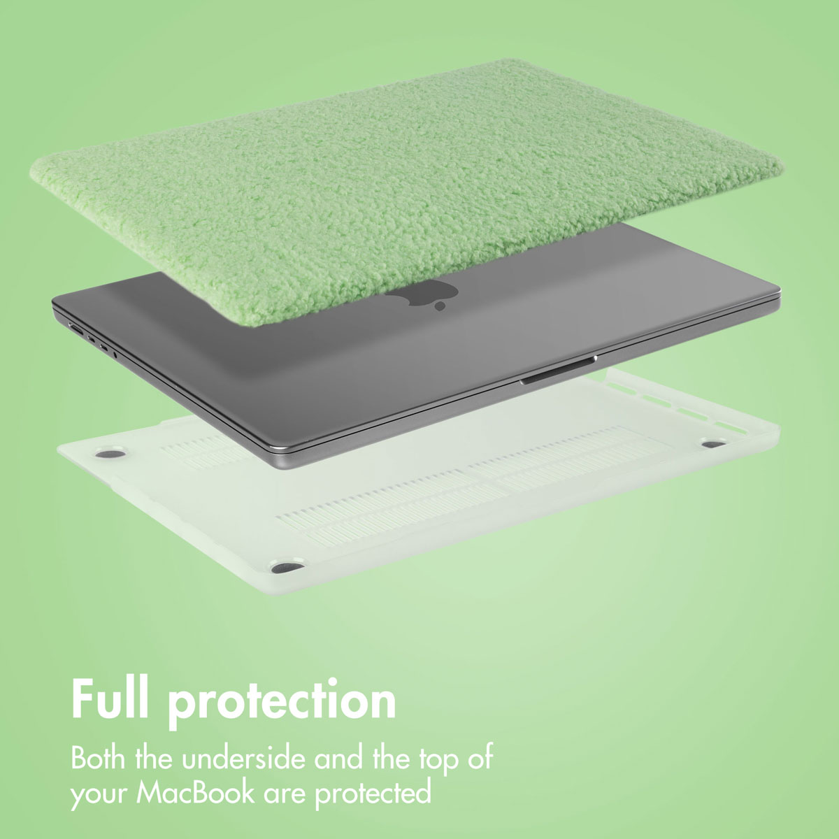Un MacBook cerrado con una funda de felpa verde claro arriba y una carcasa de plástico blanca abajo sobre fondo verde.
