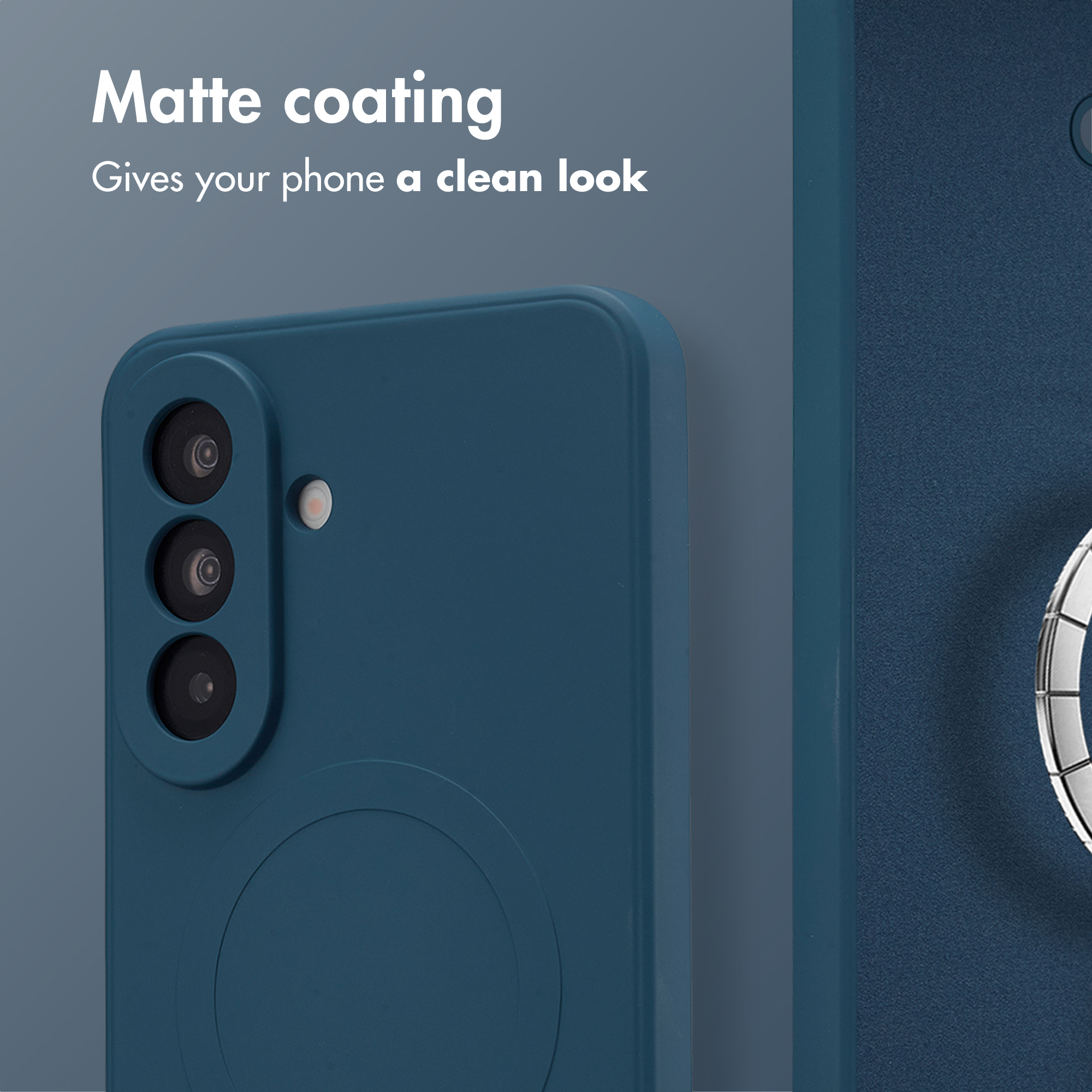 Custodia per smartphone blu con rivestimento opaco e tre lenti della fotocamera.